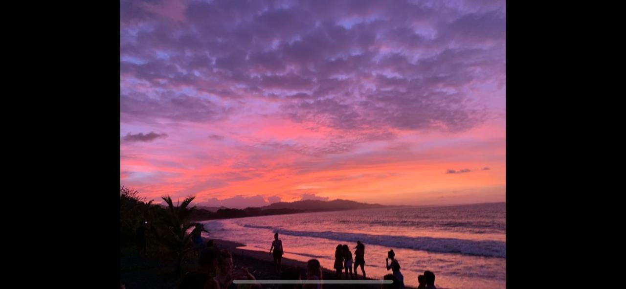 Playa Negra Brewing Beachfront Hotel Puerto Viejo de Talamanca ภายนอก รูปภาพ
