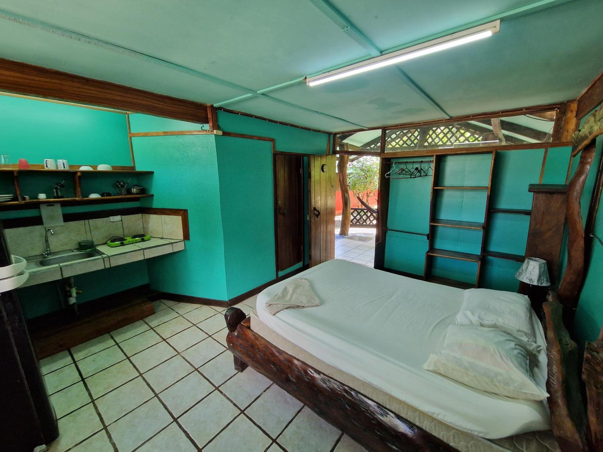 Playa Negra Brewing Beachfront Hotel Puerto Viejo de Talamanca ภายนอก รูปภาพ